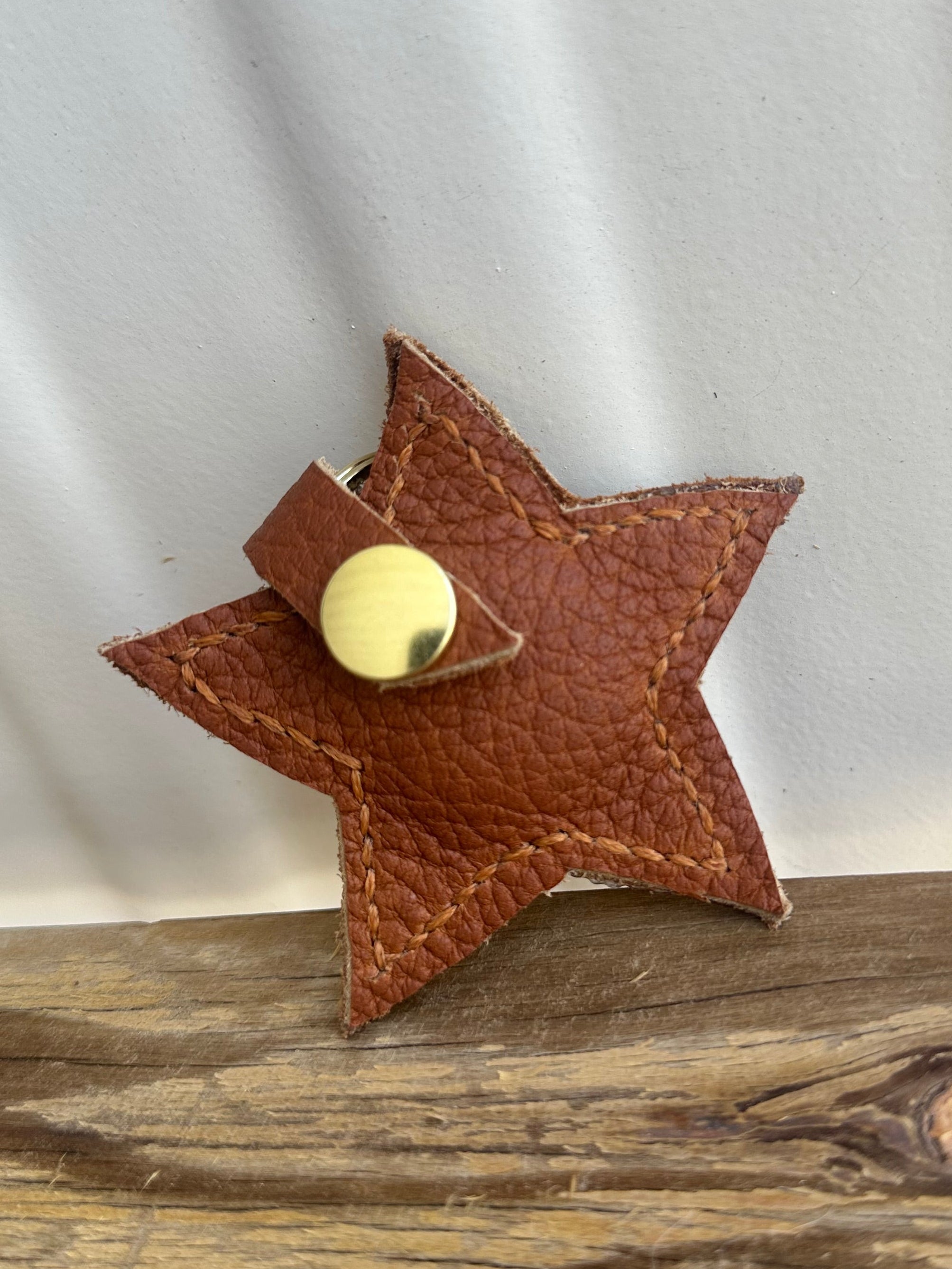 Rockstar 2.0 - Leather AirTag Case