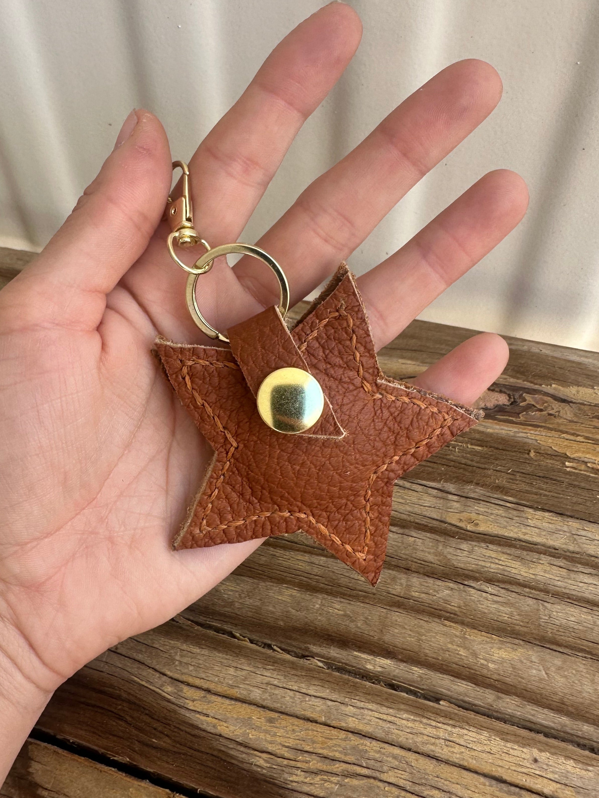 Rockstar 2.0 - Leather AirTag Case