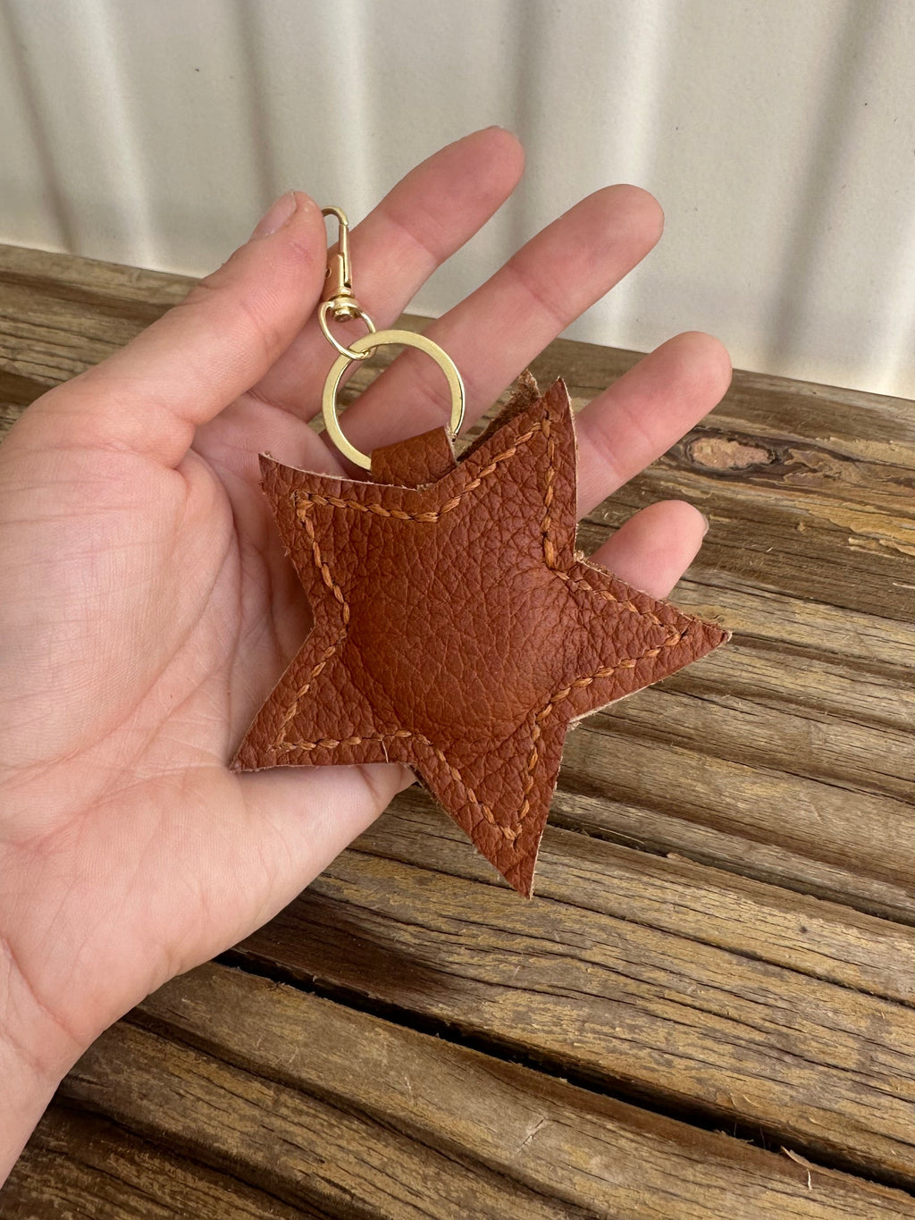 Rockstar 2.0 - Leather AirTag Case