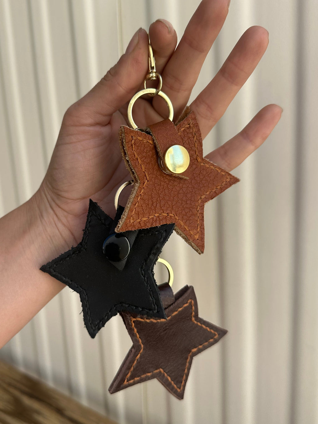 Rockstar 2.0 - Leather AirTag Case
