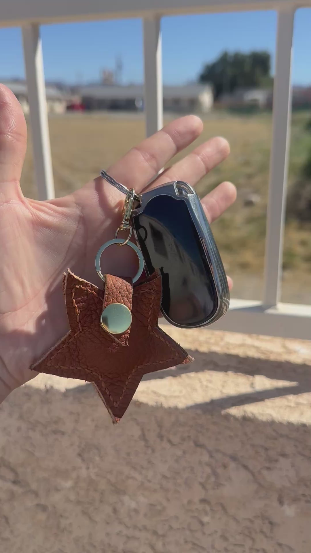 Rockstar 2.0 - Leather AirTag Case